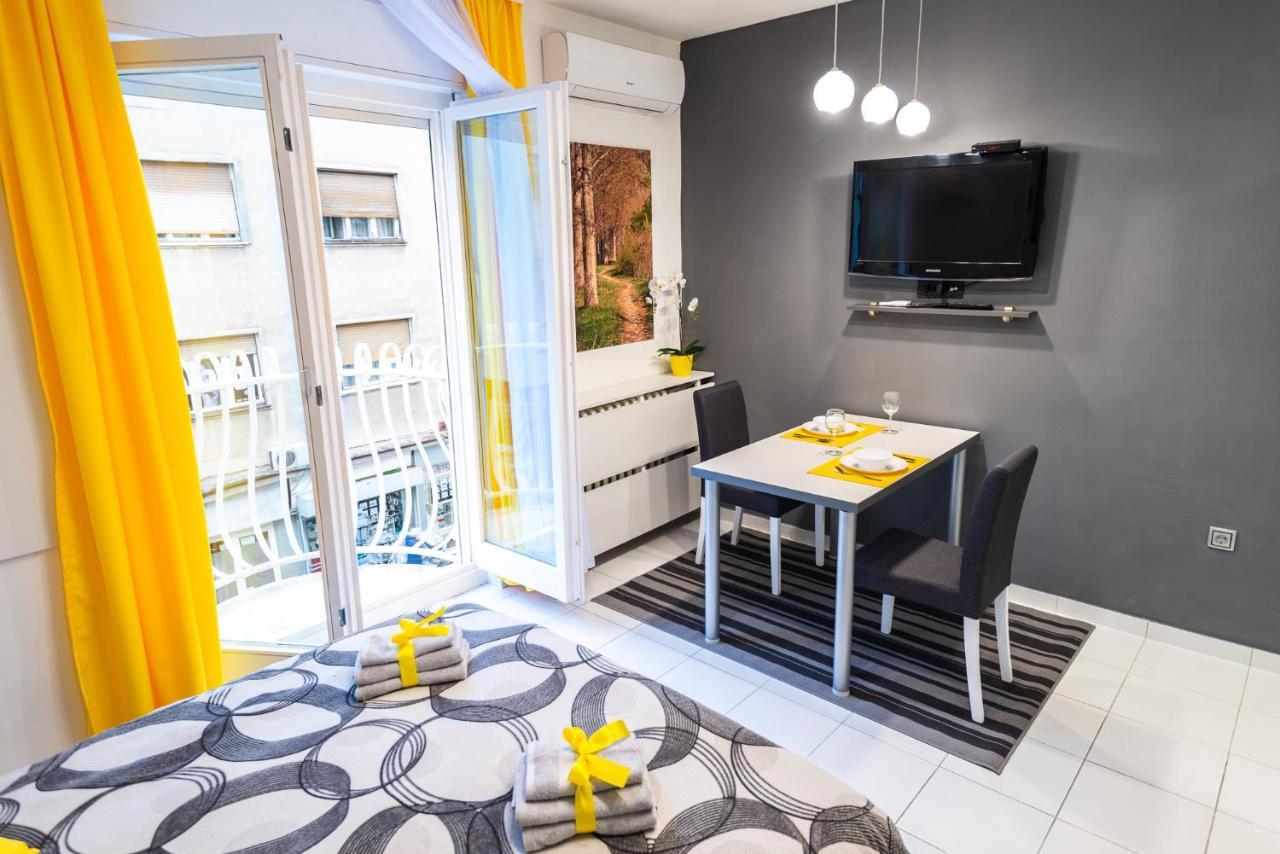 Black & Yellow Centrally Located Studio 노비사드 외부 사진